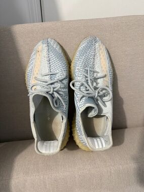 Adidas Yeezy Boost 350 V2 Cloud White